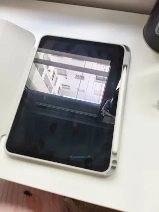 Funda iPad A16 Checker