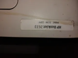 Impresora HP Blanca y Roja