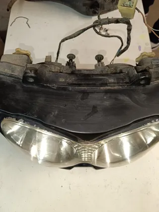 Faro Delantero Suzuki GSXF 750