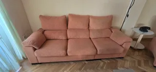 Sofá de tela rosa de 3 plazas