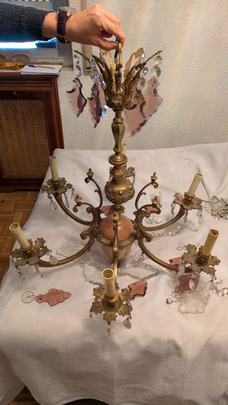 Lámpara de araña de bronce, cerámica y cristal