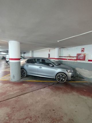 Garaje en venta en Centre en Castelldefels