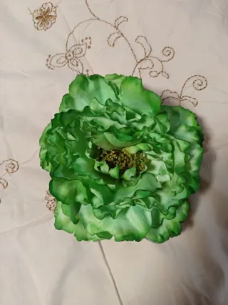 Falda Flamenca Verde y flor para el pelo