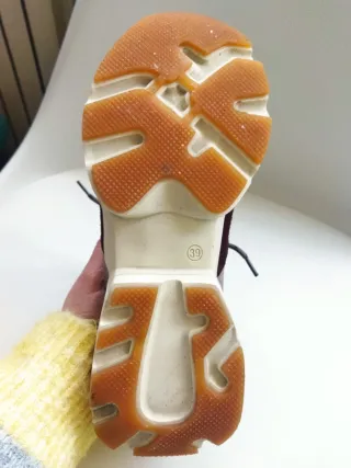 Zapatillas MU granates