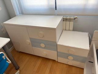 Mueble infantil blanco y azul