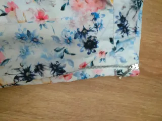 Falda pantalón Stradivarius floral Talla M