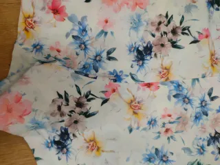 Falda pantalón Stradivarius floral Talla M