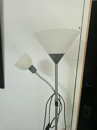 Lámpara de pie moderna