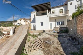 Piso en venta en Moclín