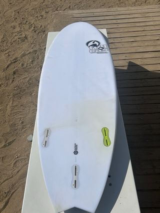 Tabla Surf Full&Cas Play 5.8x19 x2 5/16 28 litros.