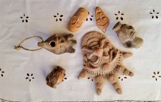 Set riproduzione oggetti antichi in  terracotta