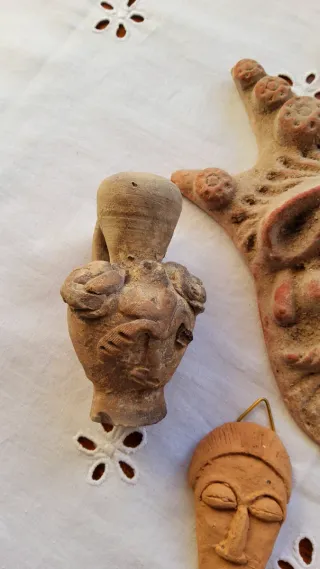 Set riproduzione oggetti antichi in  terracotta