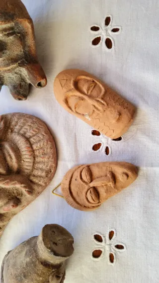 Set riproduzione oggetti antichi in  terracotta