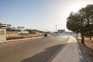 Terreno en venta en Zubia (La)