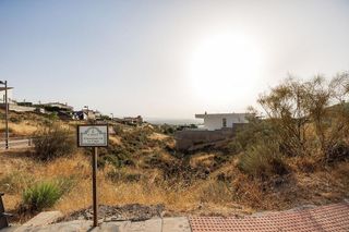 Terreno en venta en Zubia (La)