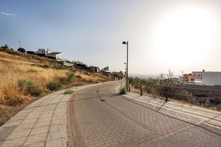 Terreno en venta en Zubia (La)