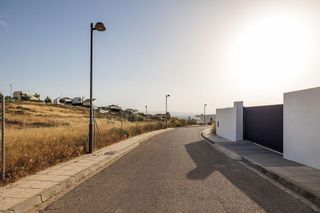 Terreno en venta en Zubia (La)