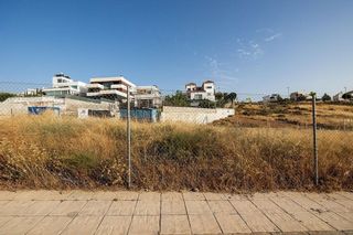 Terreno en venta en Zubia (La)
