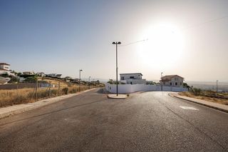 Terreno en venta en Zubia (La)