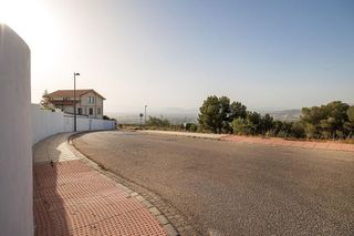 Terreno en venta en Zubia (La)