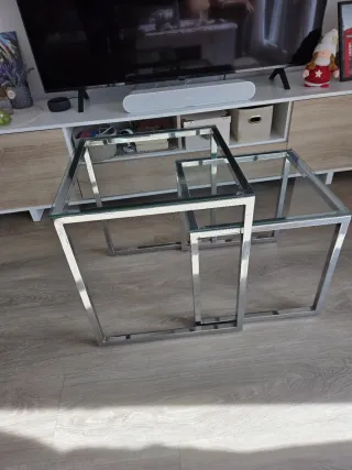 Mesitas auxiliares Ikea cristal y metal