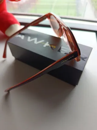 Gafas de sol Hawkers marrones y naranjas