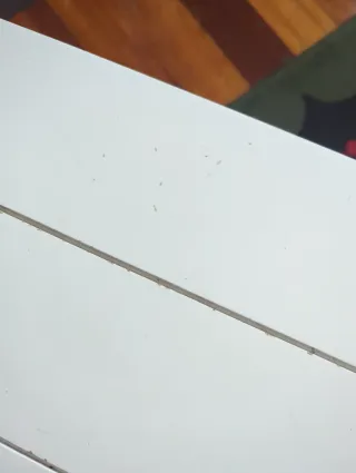 Baúl blanco con mimbre