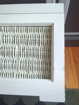 Baúl blanco con mimbre