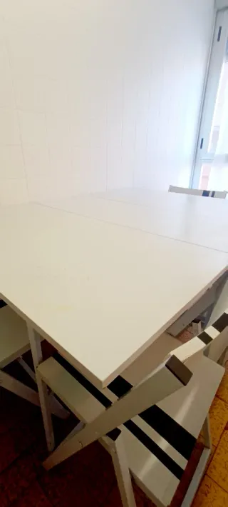 Mesa libro con 4 sillas