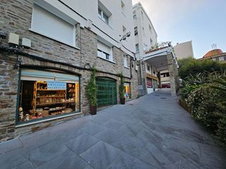 Local comercial en venta en Ensanche - Sar en Santiago de Compostela