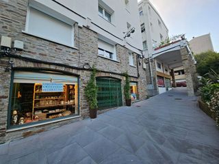 Local comercial en venta en Ensanche - Sar en Santiago de Compostela