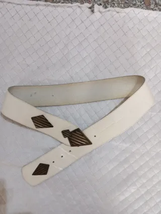 Cintura donna bianca con borchie