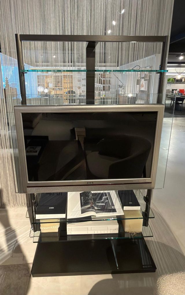 Mueble TV giratorio modelo UBIQUA de PORADA