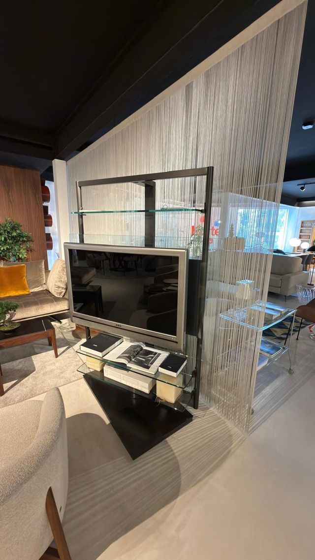 Mueble TV giratorio modelo UBIQUA de PORADA