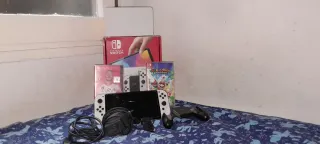 Nintendo Switch OLED Blanca y Negra