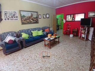 Casa adosada en venta en Valdepeñas