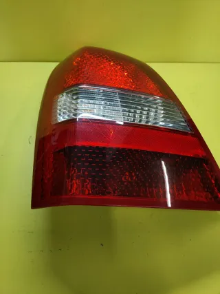 PILOTO TRASERO IZQUIERDO NISSAN PRIMERA P12 4P