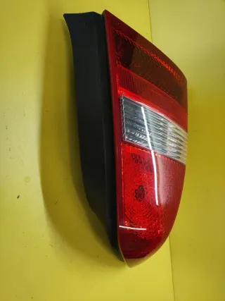 PILOTO TRASERO IZQUIERDO NISSAN PRIMERA P12 4P