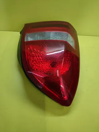 PILOTO TRASERO IZQUIERDO NISSAN PRIMERA P12 4P