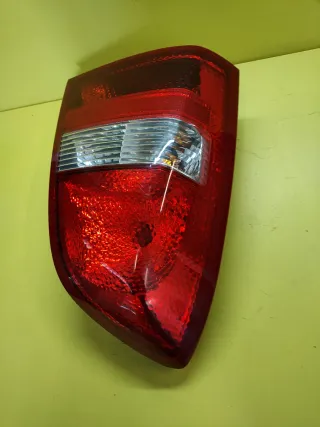 PILOTO TRASERO IZQUIERDO NISSAN PRIMERA P12 4P