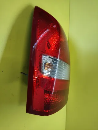 PILOTO TRASERO IZQUIERDO NISSAN PRIMERA P12 4P