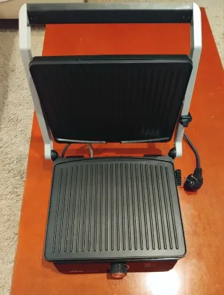 Plancha de Contacto Ufesa 2000W