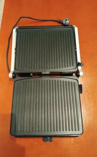 Plancha de Contacto Ufesa 2000W