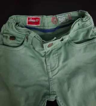 Pantalón verde infantil