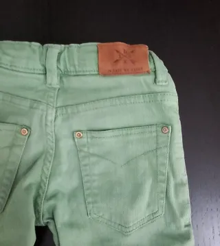 Pantalón verde infantil