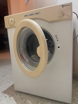 Secadora Balay Blanca ( HAGO INSTALACIÓN ) gratis.