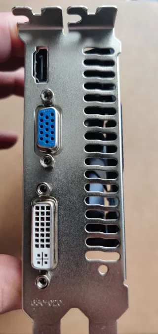 Tarjeta Gráfica AMD Radeon HD6770 4GB