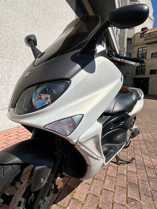 Yamaha T-Max 500 Scooter