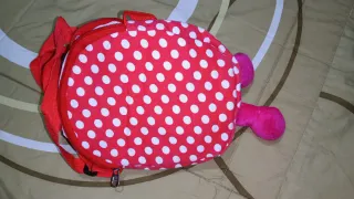 Mochila infantil de peluche rosa