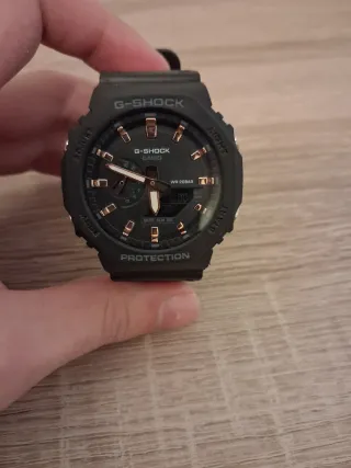 G-SHOCK Negro y Dorado WR 20BAR
